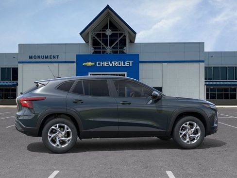 New 2026 Chevrolet Trax LS w/ LS Convenience Package FWD image 5