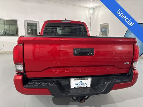 Used 2022 Toyota Tacoma SR5 w/ Technology Package RWD image 8