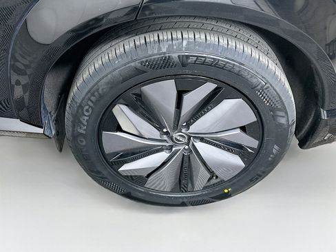 Used 2024 Nissan Ariya AWD image 11