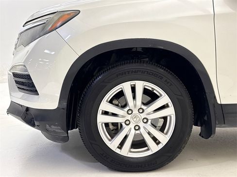Used 2017 Honda Pilot LX image 5