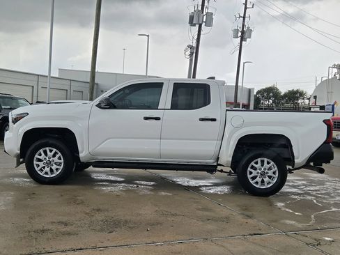 Used 2025 Toyota Tacoma SR AWD/4WD image 6