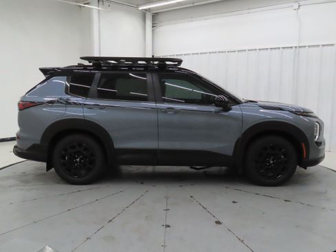 New 2026 Mitsubishi Outlander AWD image 2