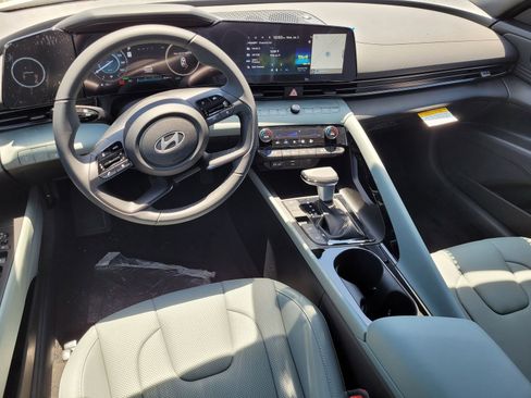 New 2025 Hyundai Elantra Limited image 7