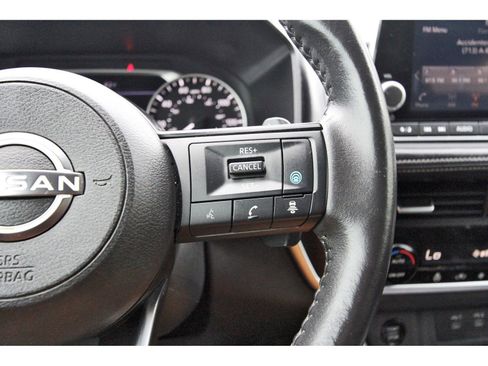 Used 2024 Nissan Rogue SV w/ SV Premium Package FWD image 23