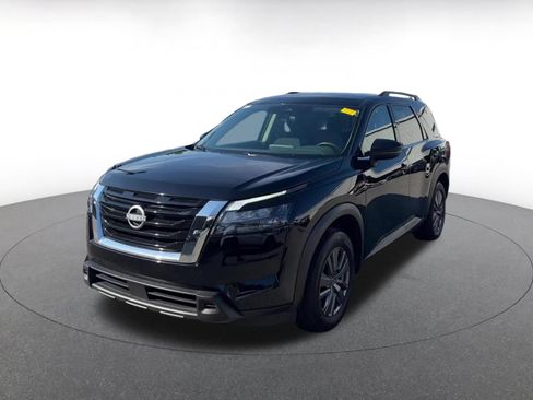 Used 2025 Nissan Pathfinder SV AWD/4WD image 4