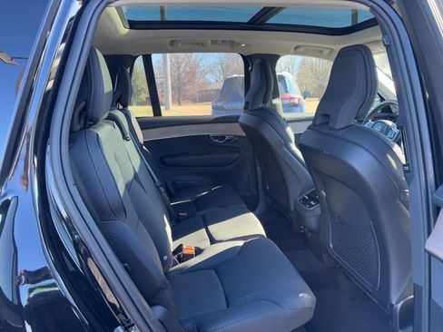 Used 2025 Volvo XC90 B6 Plus image 11