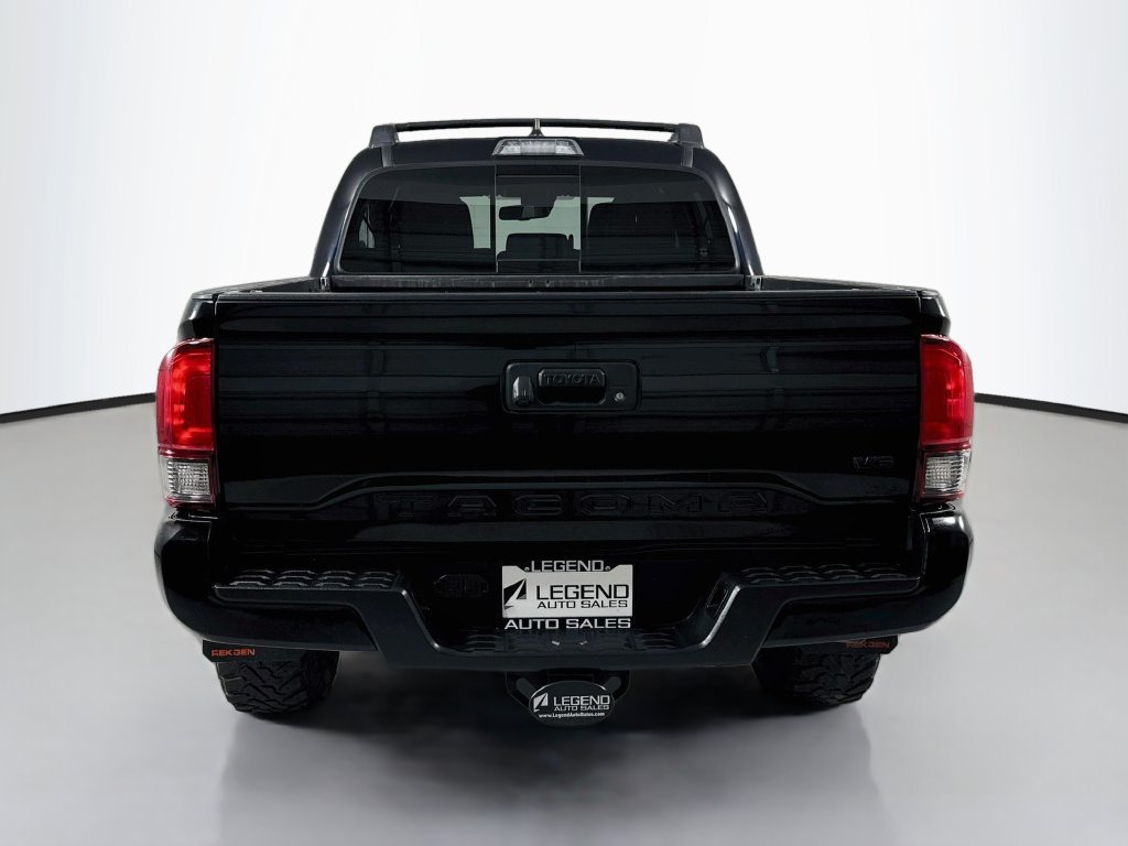 Used 2019 Toyota Tacoma TRD Sport AWD/4WD image 7