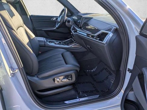 Used 2024 BMW X7 M60i w/ M Sport Professional Package image 26