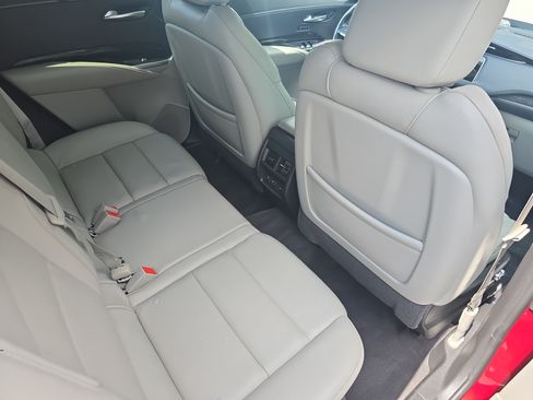 Used 2020 Cadillac XT4 Premium Luxury FWD image 11