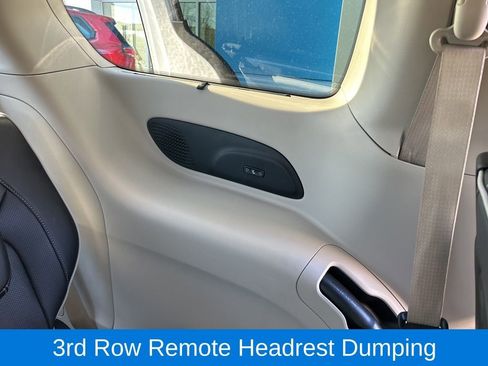Used 2023 Chrysler Pacifica Limited w/ Uconnect Theater Family Group AWD/4WD image 24