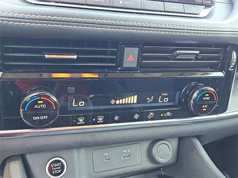 Certified 2023 Nissan Rogue SV image 22