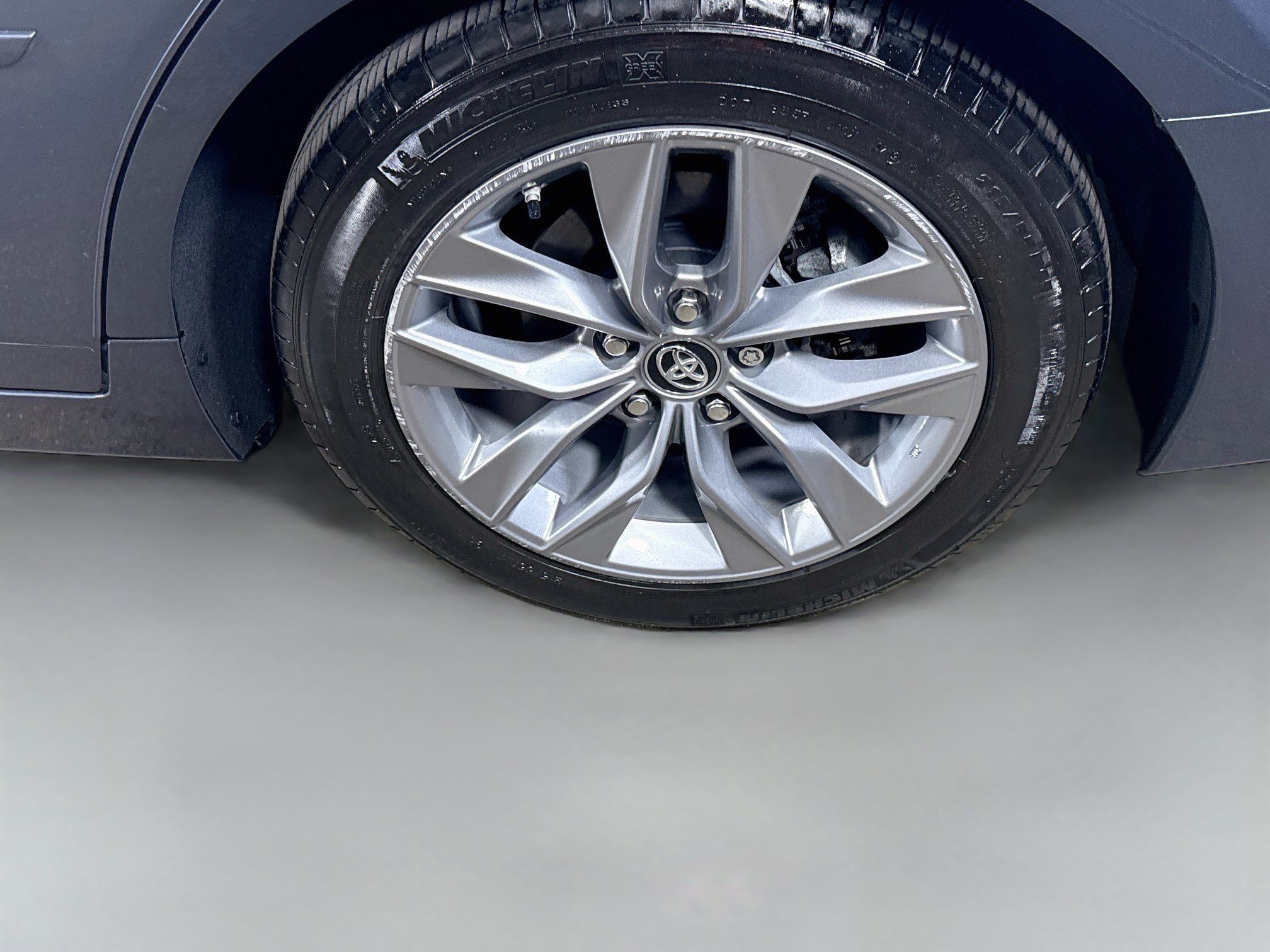 Certified 2019 Toyota Avalon XLE w/ Moonroof Package FWD image 30