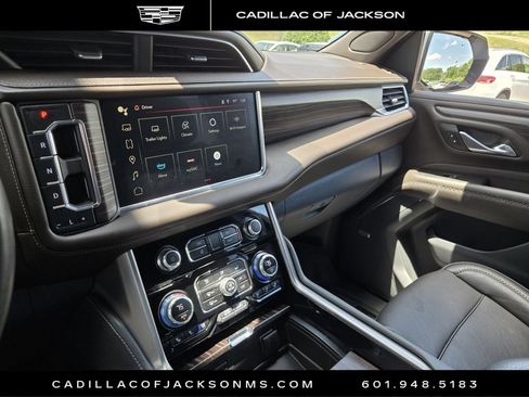 Used 2023 GMC Yukon XL Denali AWD/4WD image 18