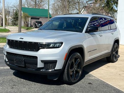 Used 2022 Jeep Grand Cherokee L Laredo image 45