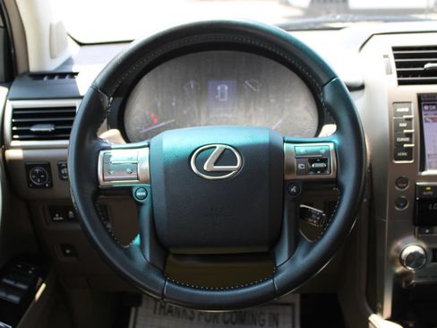 Used 2016 Lexus GX 460 w/ Comfort Package AWD/4WD image 32