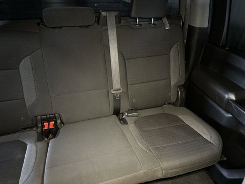 Used 2022 Chevrolet Silverado 2500 Custom w/ Custom Value Package image 18