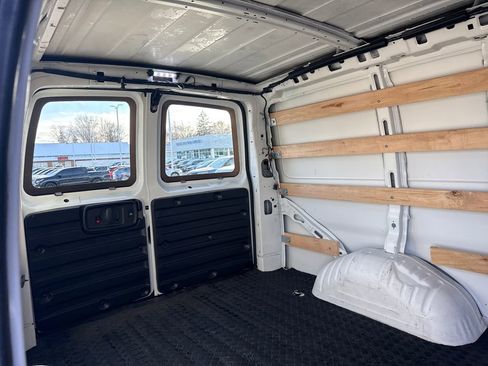 Used 2024 GMC Savana 2500 w/ Driver Convenience Package image 22
