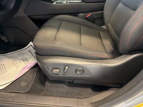 Used 2024 Chevrolet Traverse Z71 image 11