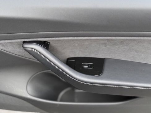 Used 2018 Tesla Model 3 image 37