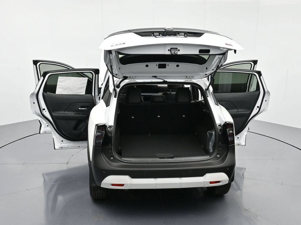 New 2026 Nissan Kicks SR FWD image 43