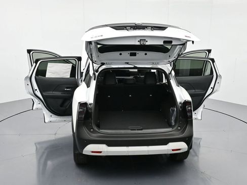 New 2026 Nissan Kicks SR FWD image 43