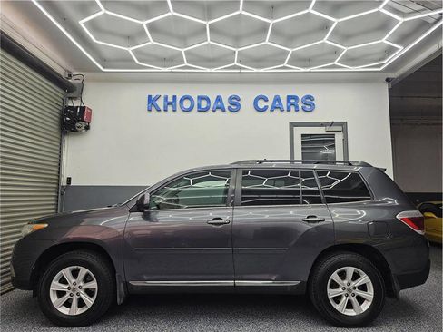 Used 2012 Toyota Highlander 4WD image 1