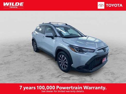 Certified 2024 Toyota Corolla Cross SE image 3