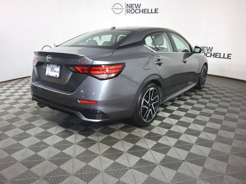 Used 2024 Nissan Sentra SR w/ SR Premium Package FWD image 7