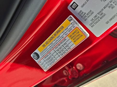 Used 2024 Chevrolet Suburban LT w/ Luxury Package image 14