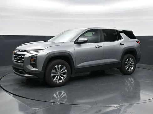 Used 2025 Chevrolet Equinox LT AWD/4WD image 6