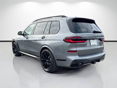 New 2026 BMW X7 M60i image 5