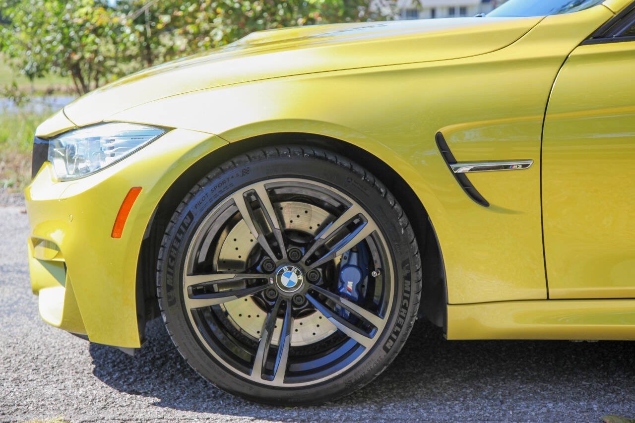 Used 2015 BMW M3 RWD image 9