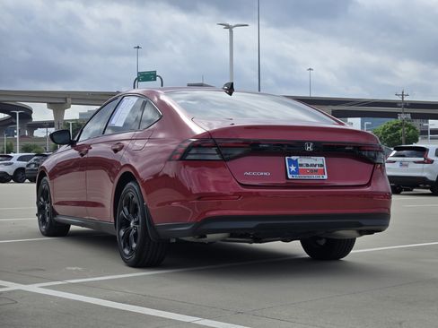 Certified 2025 Honda Accord SE image 8