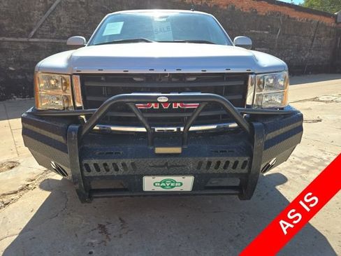 Used 2011 GMC Sierra 1500 SLT w/ SLT Convenience Package AWD/4WD image 2