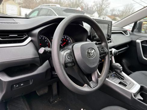 Used 2021 Toyota RAV4 LE w/ Carpet Mat Package (TMS) AWD/4WD image 14