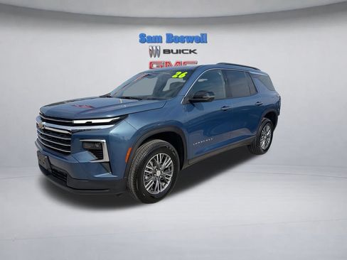 Used 2026 Chevrolet Traverse LT FWD image 5