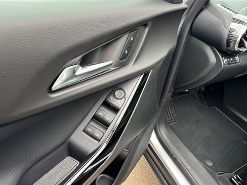 New 2026 Chevrolet Equinox LT image 12