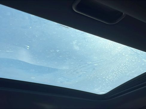 Used 2022 Jeep Grand Cherokee Laredo X image 29