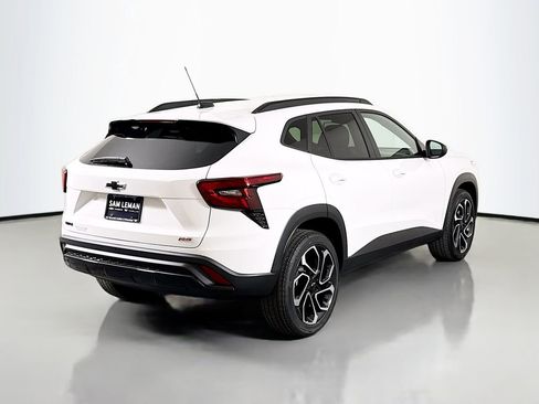 New 2026 Chevrolet Trax RS w/ Sunroof Package FWD image 7