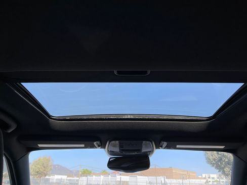 Used 2012 Dodge Charger SXT RWD image 12