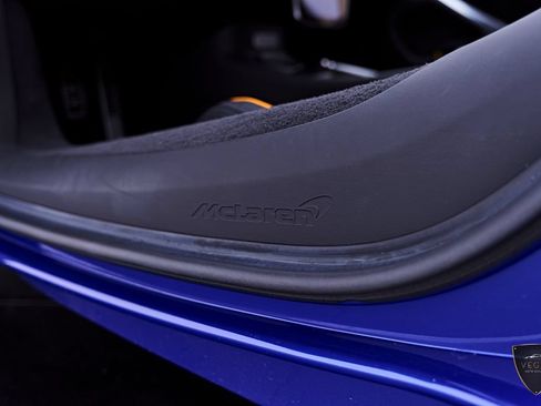 Used 2025 McLaren Artura RWD image 52