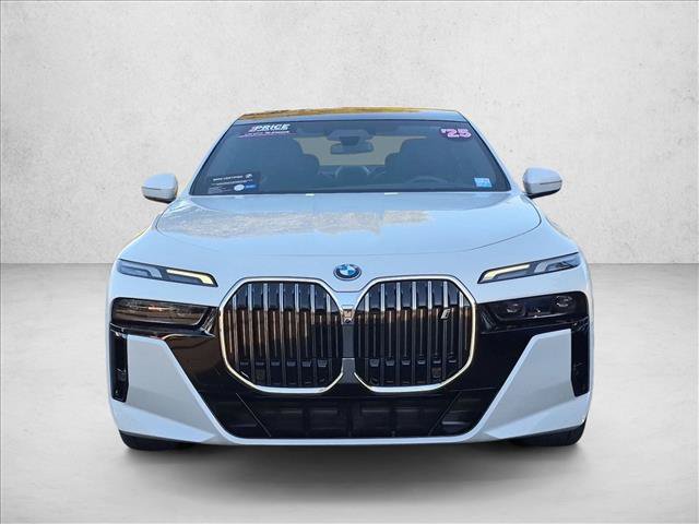 Certified 2025 BMW i7 xDrive60 AWD/4WD image 2