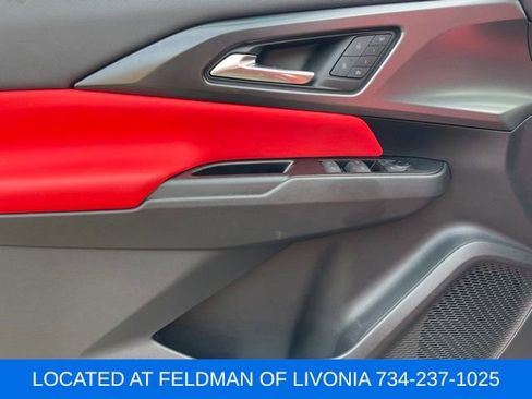 Used 2025 Chevrolet Equinox EV RS w/ Convenience Package II FWD image 9