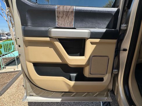 Used 2017 Ford F250 Lariat w/ Lariat Value Package image 34