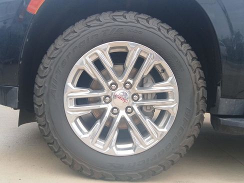 Used 2023 GMC Yukon SLT AWD/4WD image 6