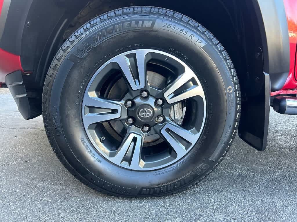 Used 2017 Toyota Tacoma TRD Sport w/ Tow Package RWD image 8