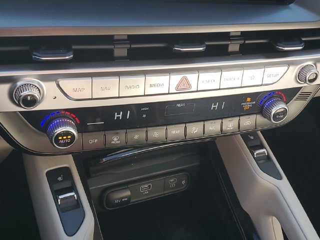 Certified 2024 Kia Telluride S w/ S Sunroof Package AWD/4WD image 27