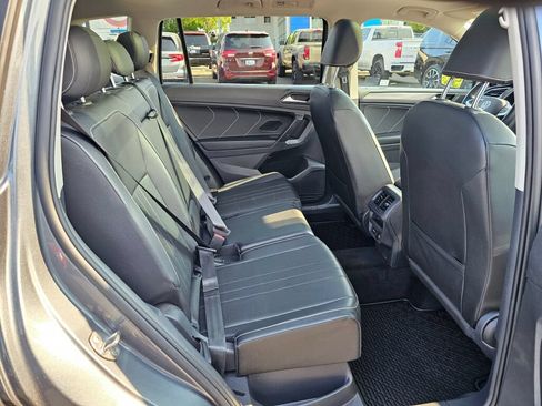 Used 2022 Volkswagen Tiguan SE AWD/4WD image 26