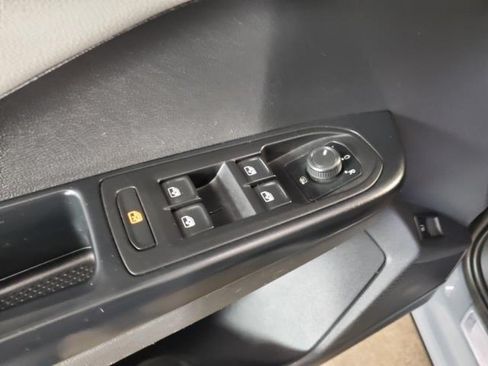 Used 2022 Volkswagen Taos SE AWD/4WD image 12