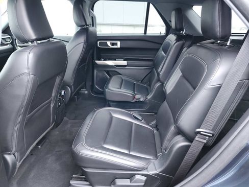 Used 2023 Ford Explorer XLT w/ Equipment Group 202A image 15
